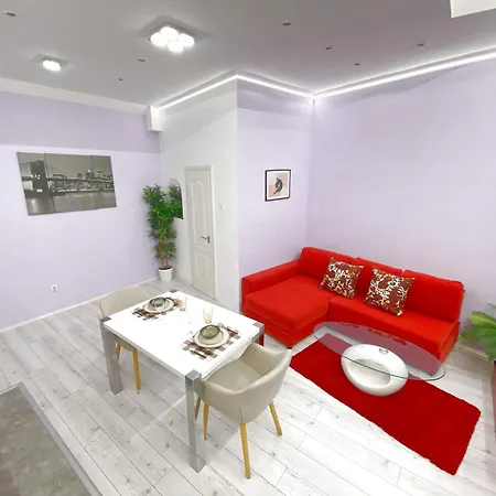Yes, Yes! Lovely Good Amenities Center * 布达佩斯