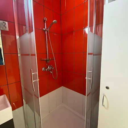 Yes, Yes! Lovely Good Amenities Center Appartement