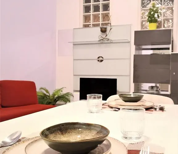 Yes, Yes! Lovely Good Amenities Center Apartman