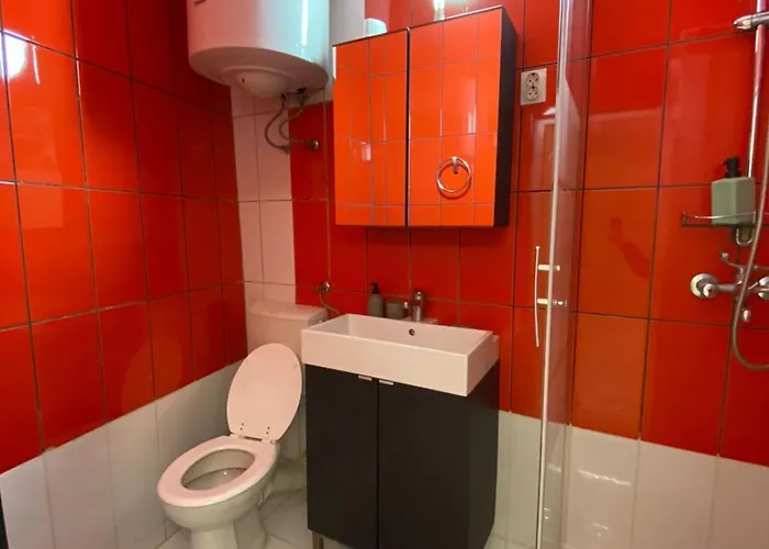 Yes, Yes! Lovely Good Amenities Center Apartman *