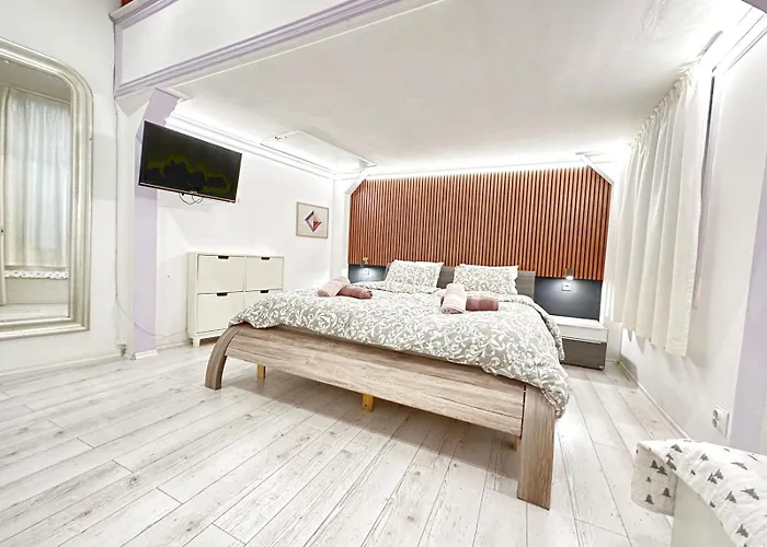 Yes, Yes! Lovely Good Amenities Center
