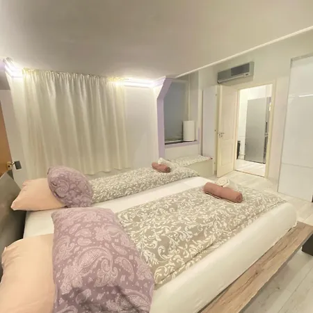 Apartment Yes, Yes! Lovely Good Amenities Center Budapest
